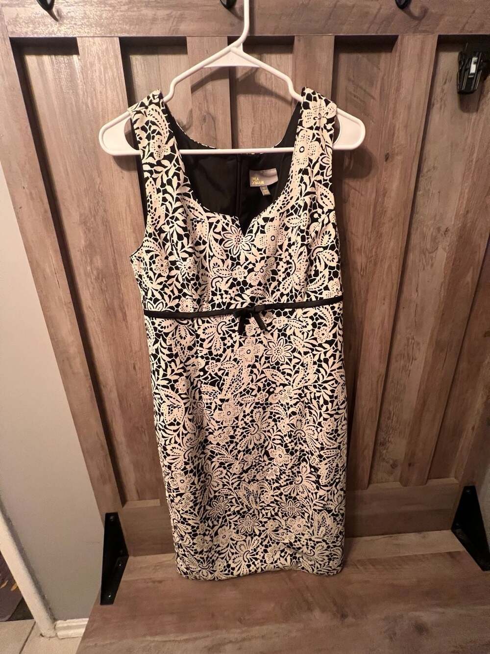 Linea Domani Black and White Floral Lace Sleeveless Dress Size 12
